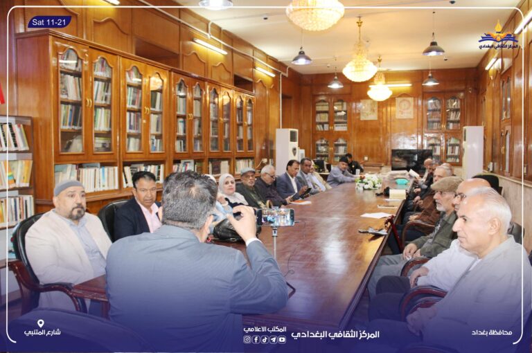 الاحتفاء بالكاتب أحمد طابور